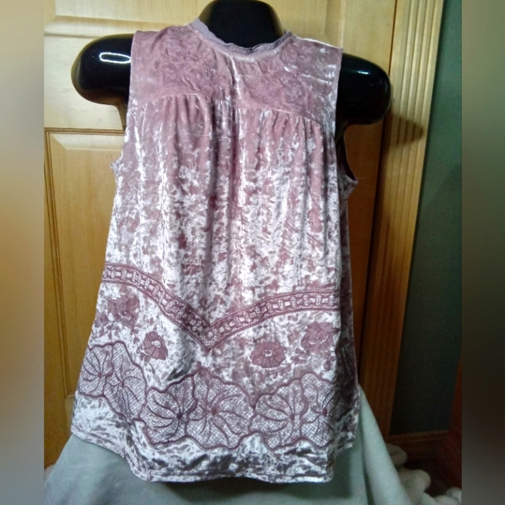 Women's velvet feel-like sleeveless top in dusty pink.